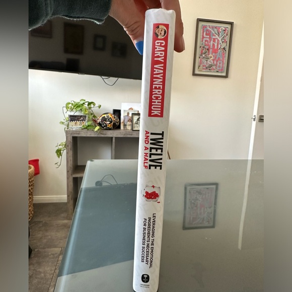 TWELVE AND A HALF - book by Gary Vaynerchuk - Picture 2 of 4